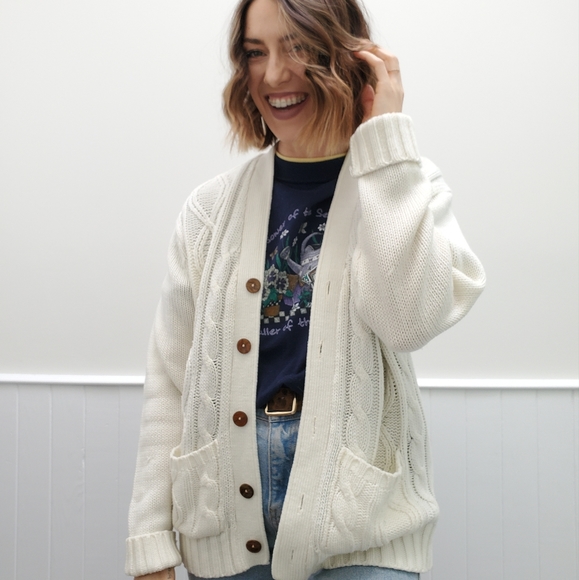 VINTAGE White Cable Knit Cardigan - Picture 3 of 6